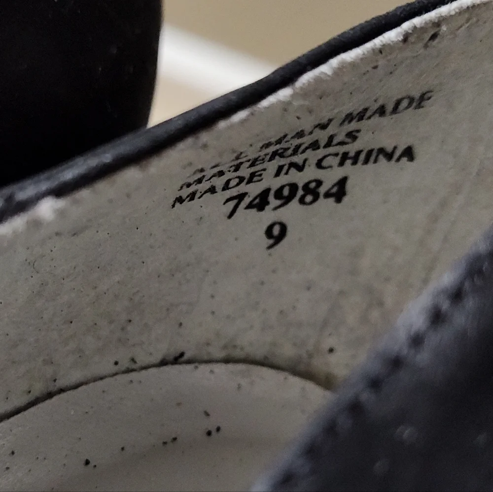 Unlisted black suede heels - Picture 6 of 7